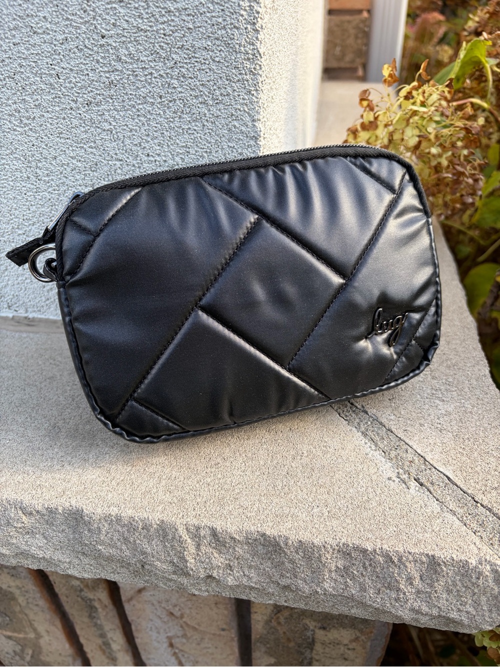 GUC Lug Coupe Convertible Crossbody Bag in Metallic Black **read description**